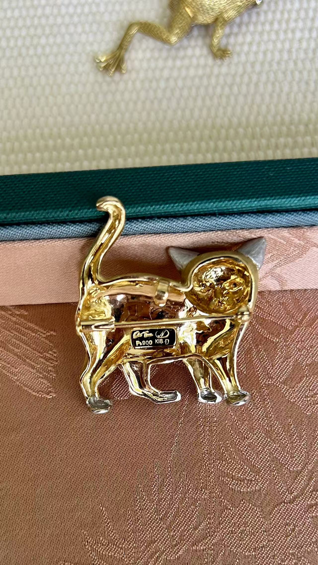 Cat Brooch by Nobuko Ishikawa