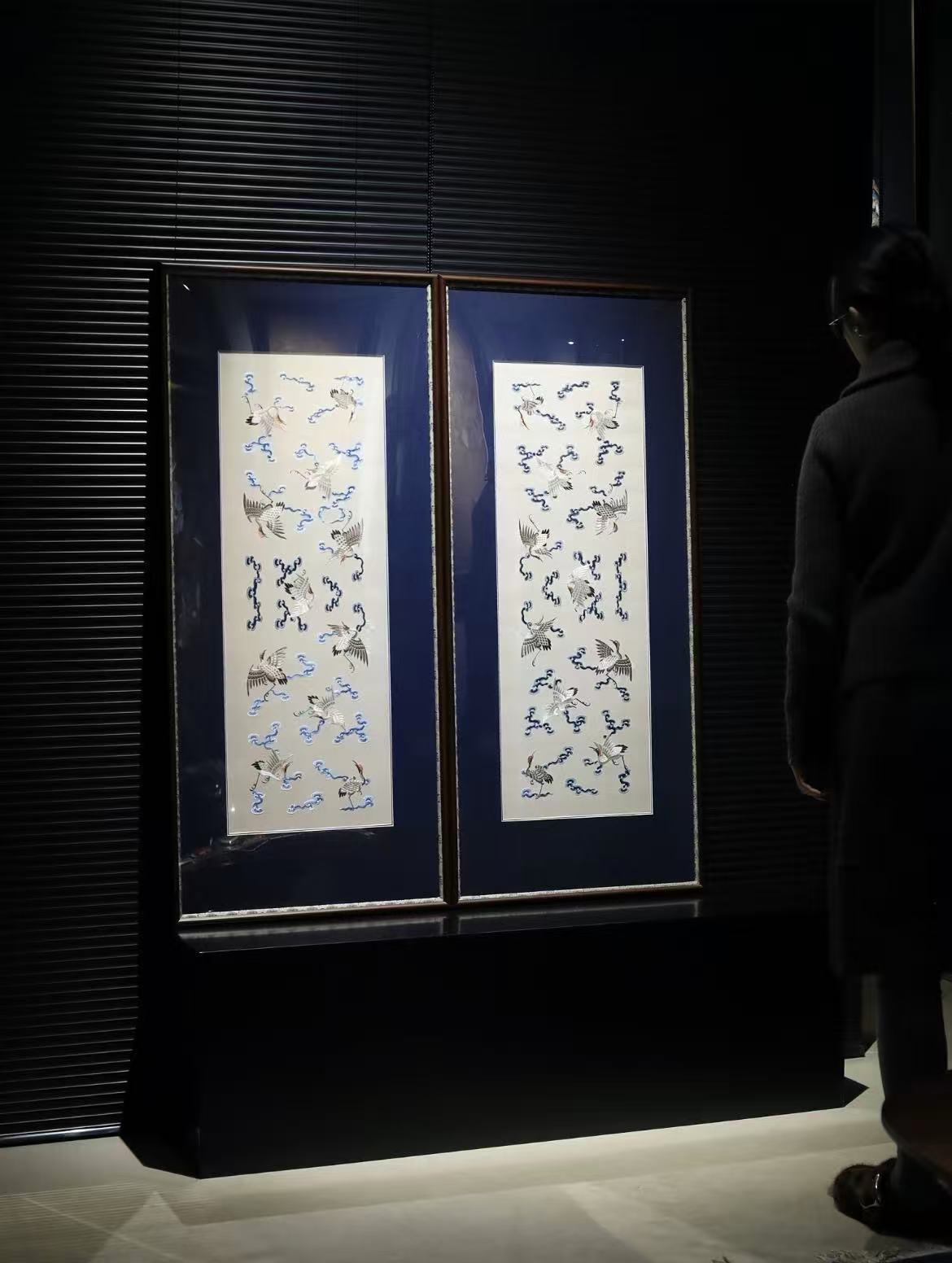 Pair of Qing-dynasty Embroidered Hanging Screens: Cranes and Clouds