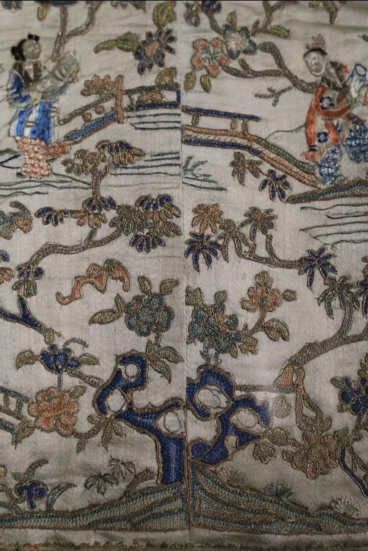 Qing-dynasty Courtyard Scene Embroidery