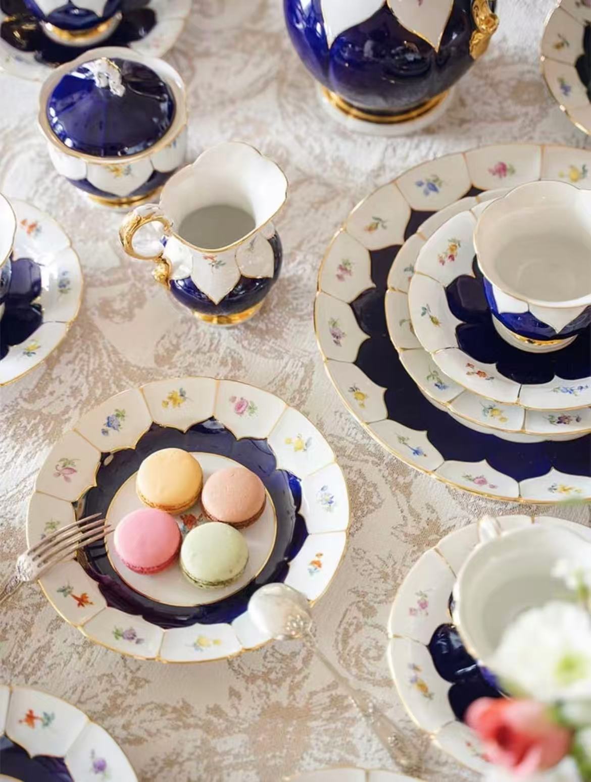 Meissen B-Form Afternoon Tea Set
