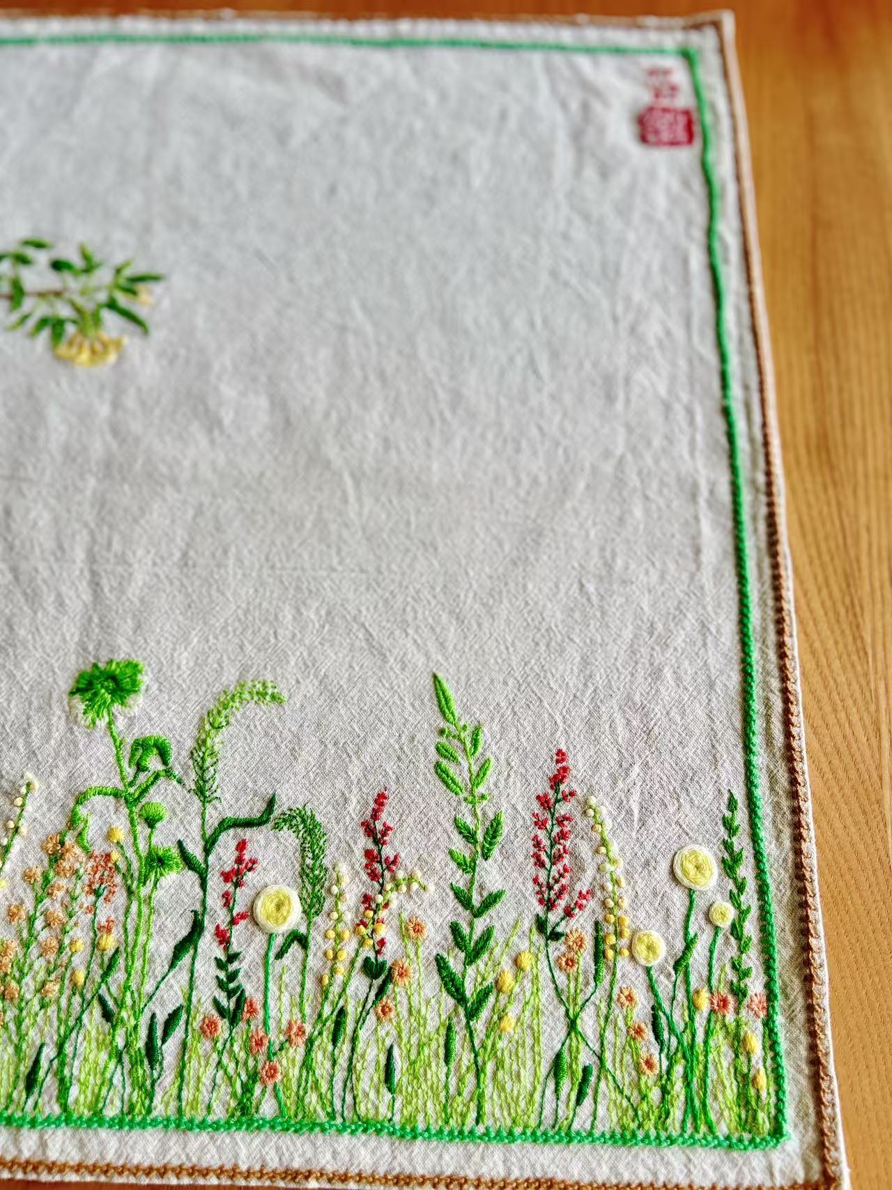 Embroidered Table Mat: Spring in Full Bloom